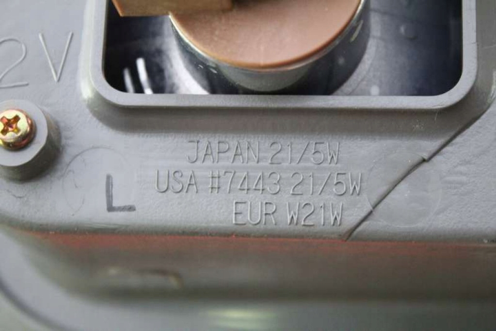 фото №10, Лампа ліва задня задня nissan maxima a33 00-05