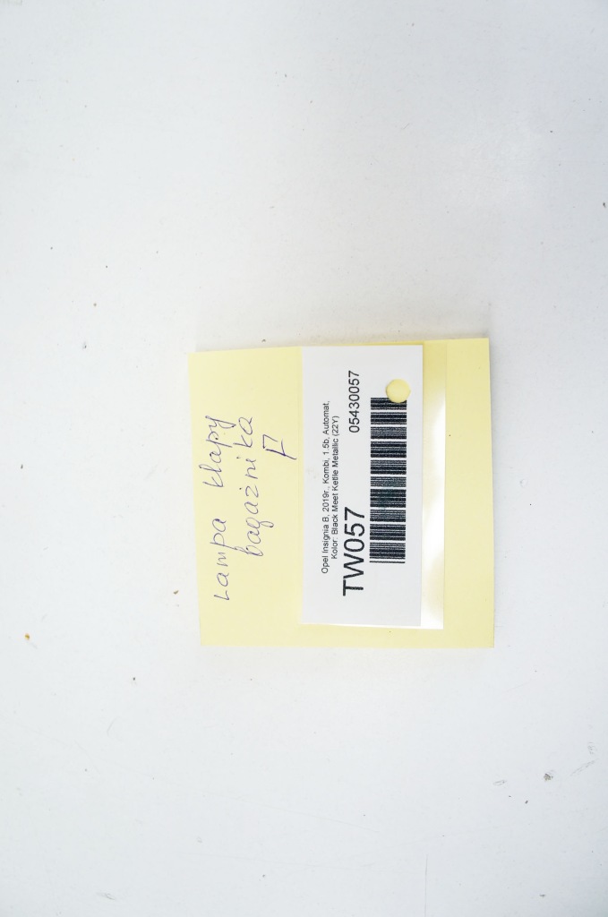 Tw057 opel insignia b лампа правый задний  w крышка 39107539 универсал Недорого