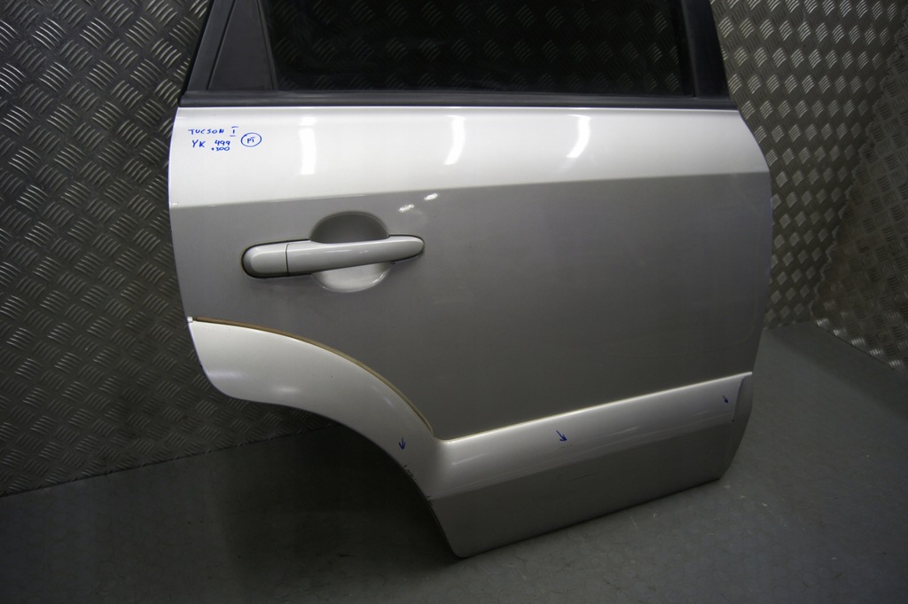 фото №7, Двері праве задні задня yk tucson i 2.0 ben