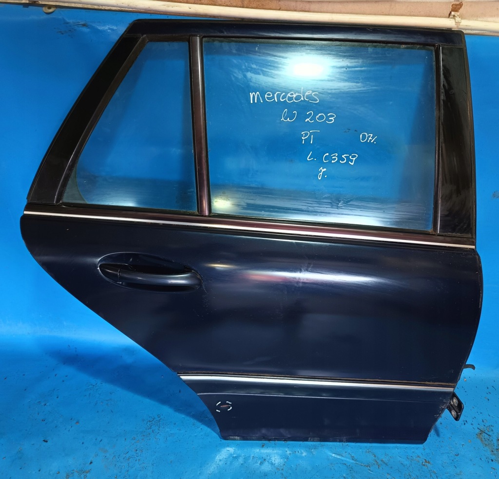 Купити Двері праве задній задні mercedes c klasa універсал w203 07r. c359