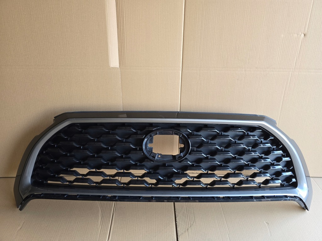 фото №1, Toyota corolla cross решётка радиатора решётка радиатора 53114-16060