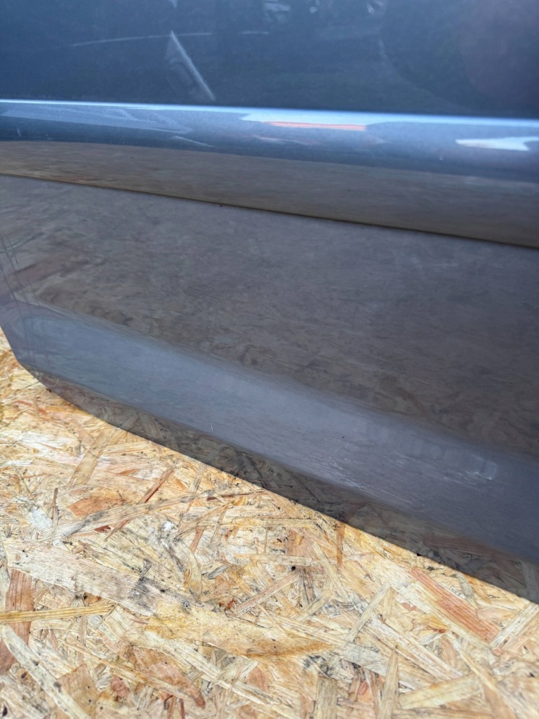 Дверь задние правый  сторона volkswagen golf plus цвет la7t Оригинал