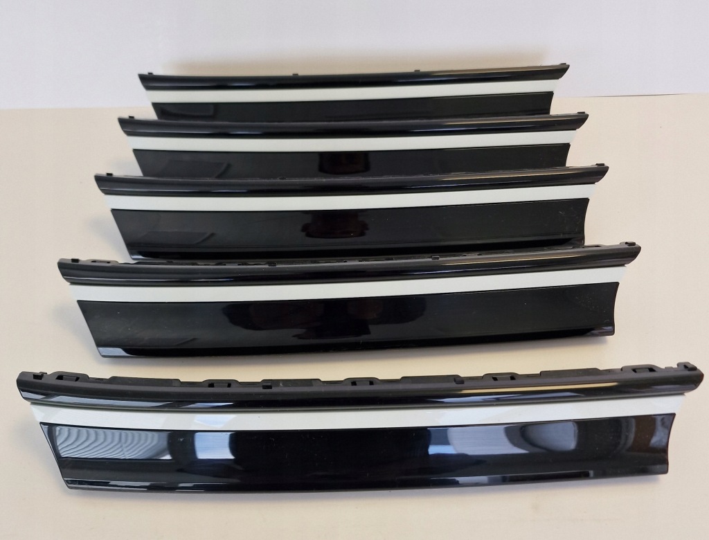 фото №1, Id.4 молдинг решітка радіатора правий перед 11a853720