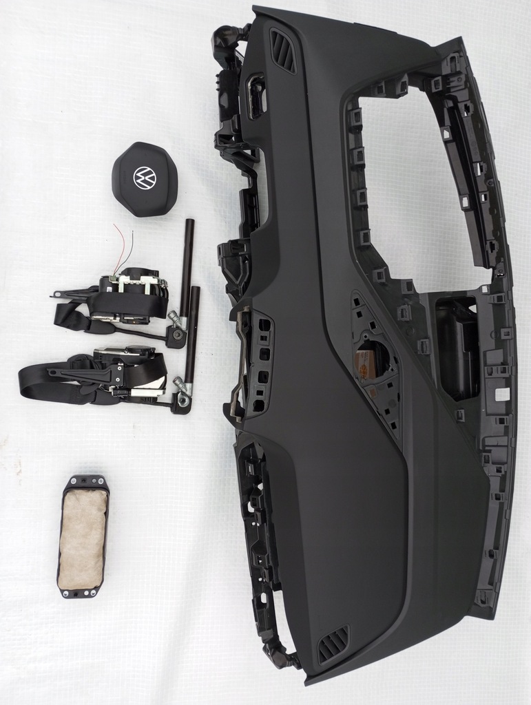 фото №10, Панель приладів приладова консоль vw id3 панель приладів id.3 2 подушка безпеки 2 ремені 2 натягувачі