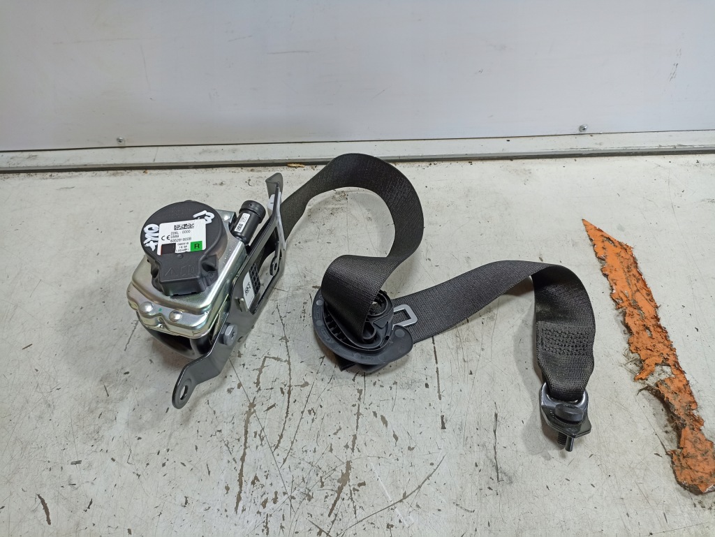 фото №1, Bmw i3 l01 pas безопасности правый перед 7951764