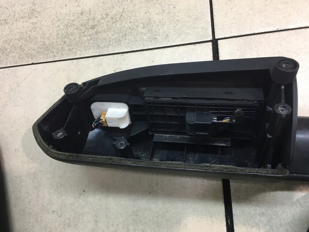 фото №8, Панель окон кронштейн дверь левый перед a4 b7 8e1867171