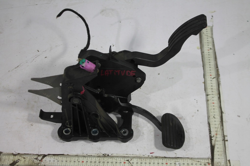 фото №1, Педалі gaz гальмо 465010053r renault latitude 10-