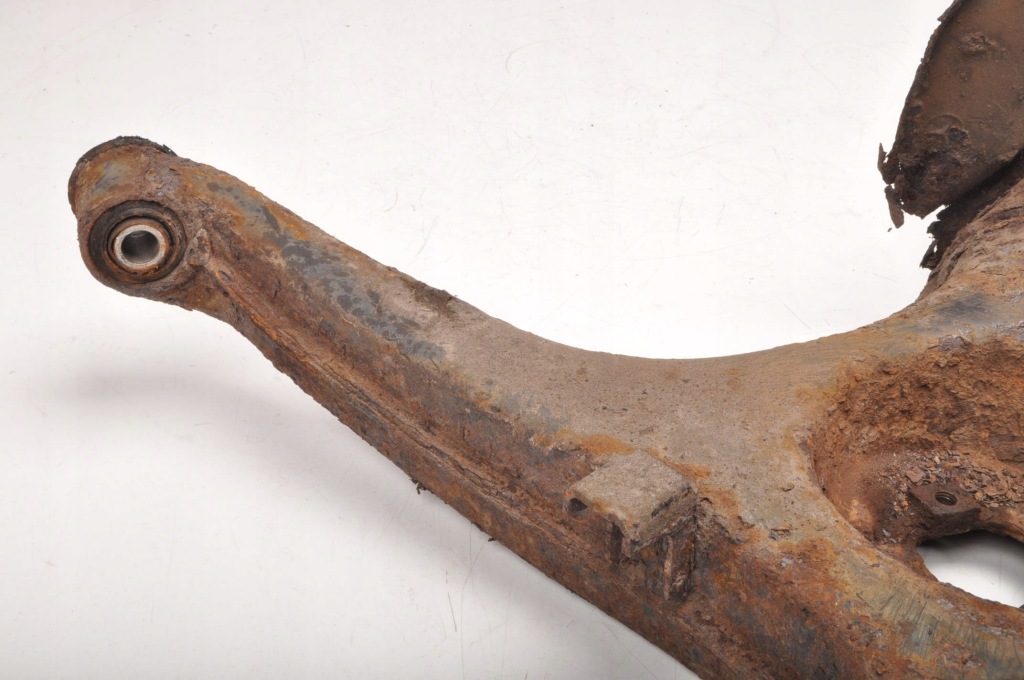 Купити Mercedes w123 2.3 поворотний кулак правий задній