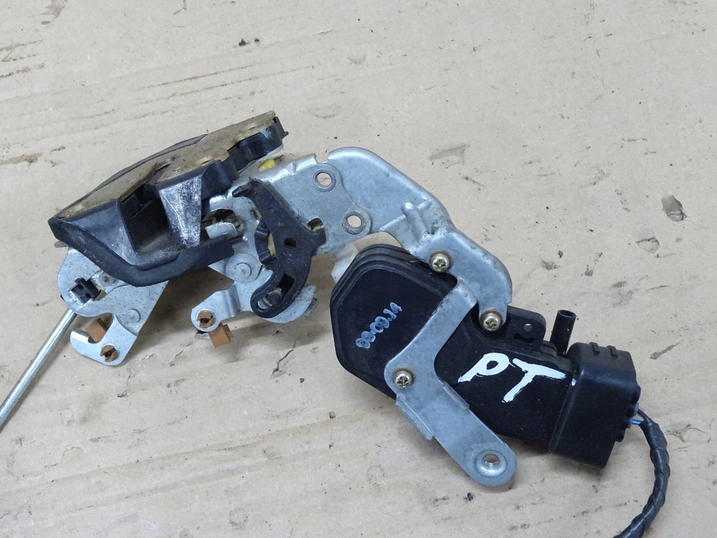 фото №1, Toyota hilux замок дверь правый задняя 99r