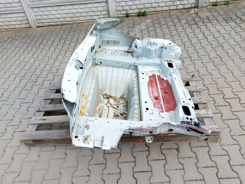 фото №9, E-klasa w238 cabrio pas задняя pas задний стена задняя пол багажника 18r.