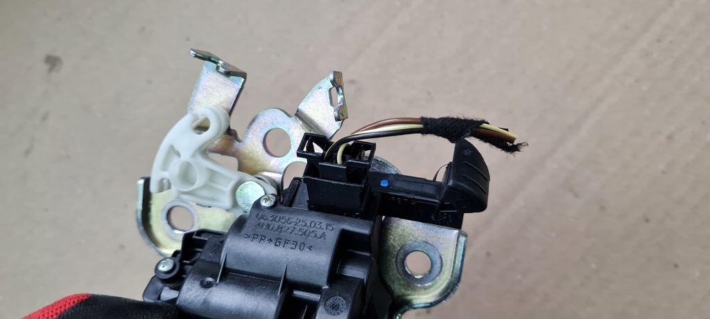 фото №9, S3 8v sedan a3 замок крышки багажника задняя 4h0827505a