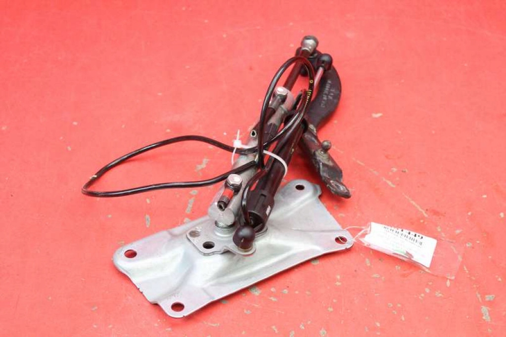 фото №5, Привід амортизатори кришки a1647400014 mercedes ml w164 05-08