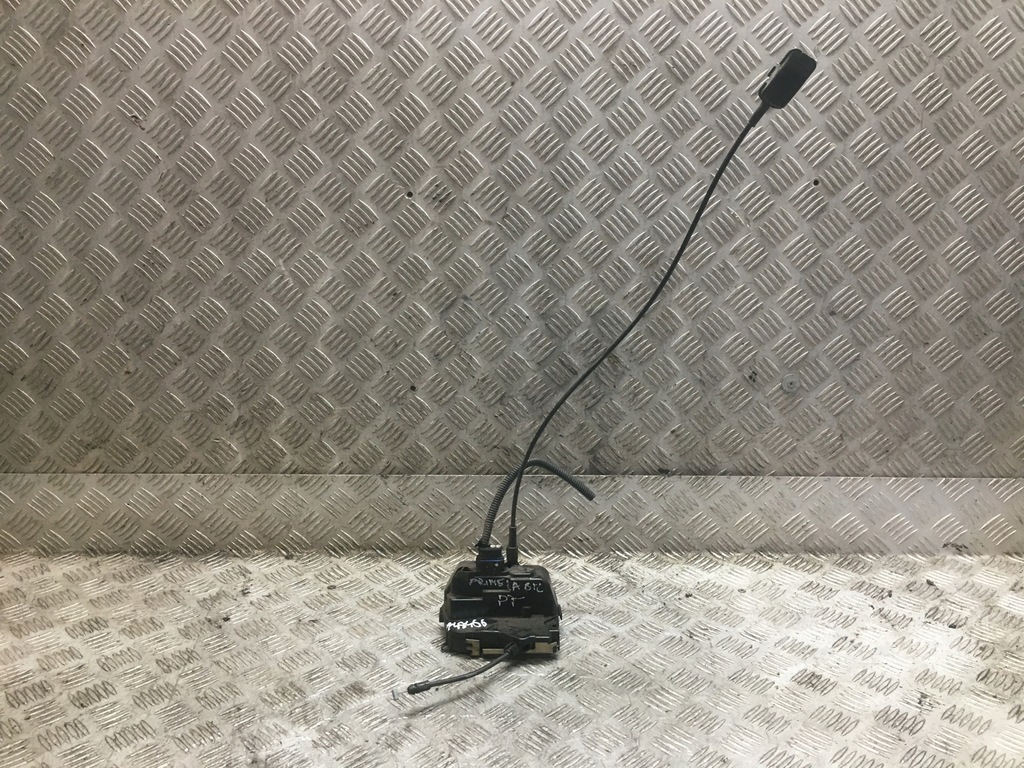 фото №1, Primera p12 замок правий задня 2 pin