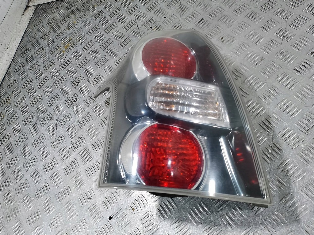 фото №7, Лампа задняя левая toyota corolla verso ii 81560-0f080-00