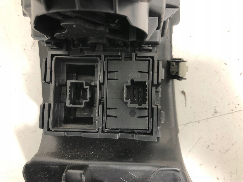 фото №6, Opel vivaro 2016 консоль средняя / радио / gps