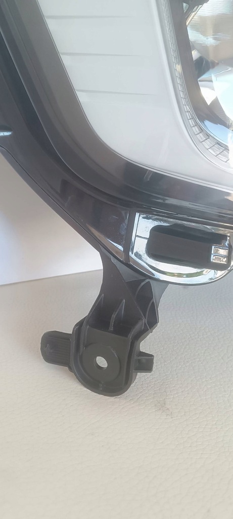 фото №4, Лампа renault master iv 4 led 19- права 260105567r