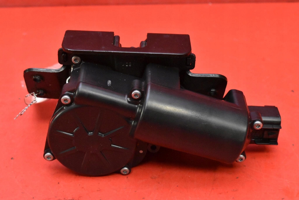 Замок доводчик кришки задній багажника 13503467 opel insignia a універсал 08-14 в Україні