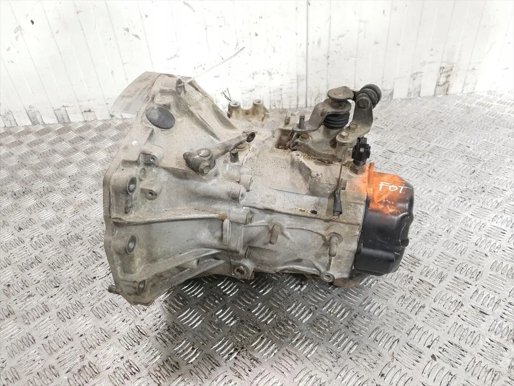 фото №9, Suzuki liana механическая 5-ступенчатая коробка передач передач 1.6 i бензин 78kw 106 hp