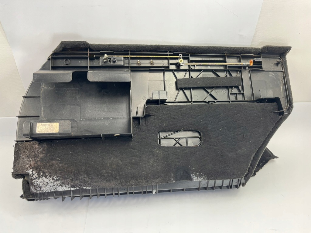 фото №8, Обшивка правый чёрный багажника обивка mercedes w124 kombi s124 1246924489