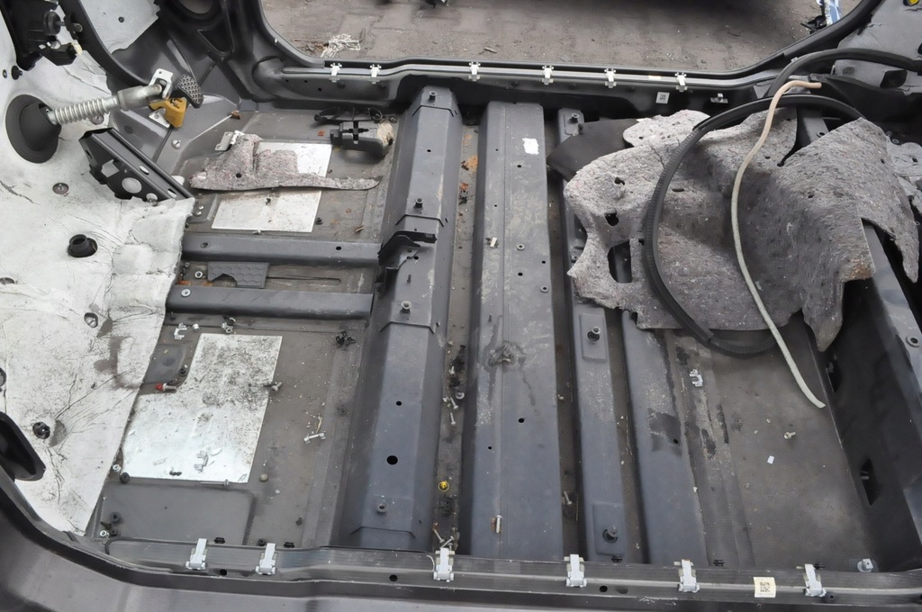 фото №14, Bmw i3 i01 кузов порог крыша четверть