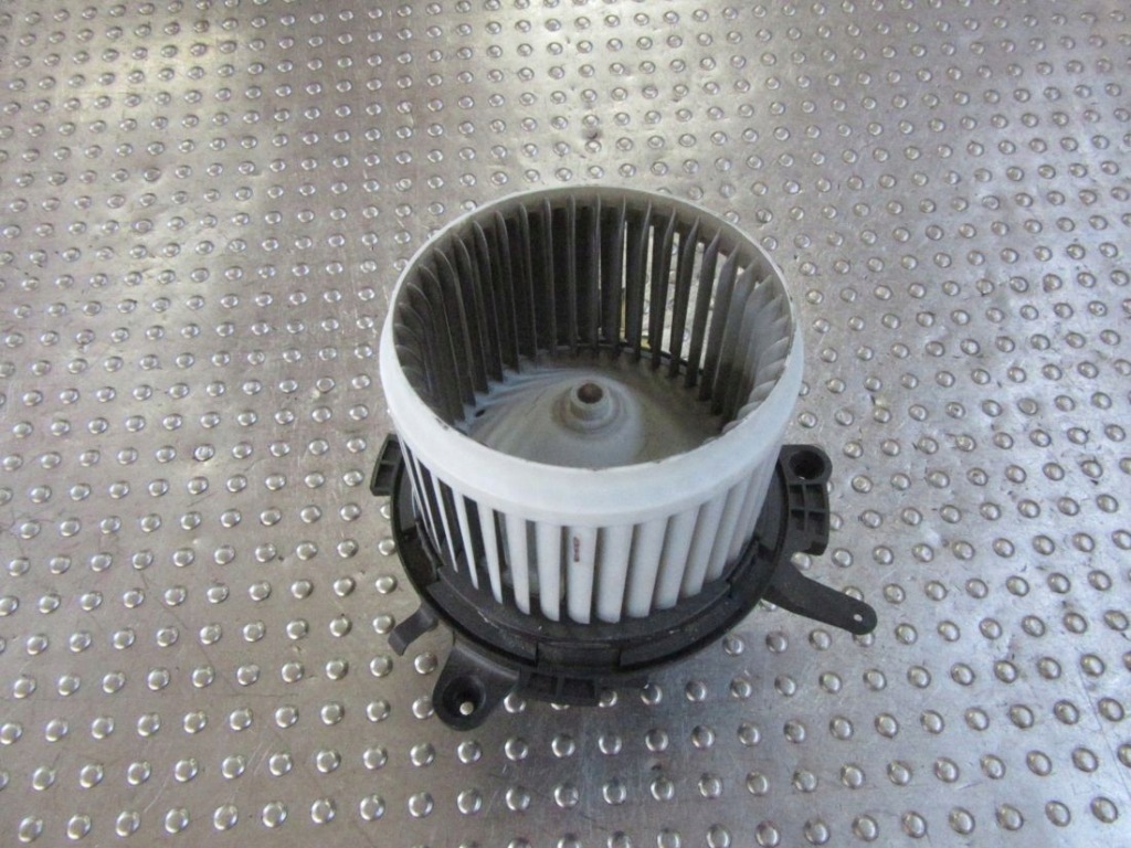 Opel grandland x 1.6gdi 2017 воздуходувка вентилятор eu в Украине