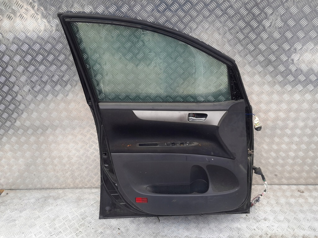 фото №7, Полный дверь передние левая перед avensis verso 04-09