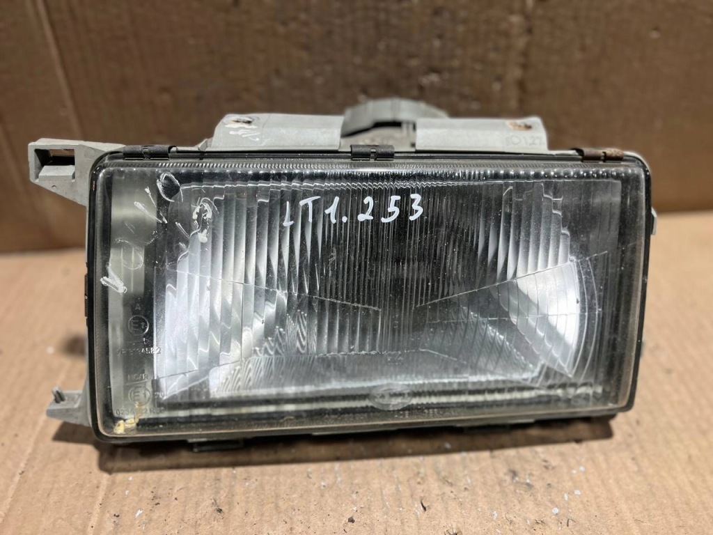 Купити Лампа ліва передня лівий перед volvo 440 132939-00