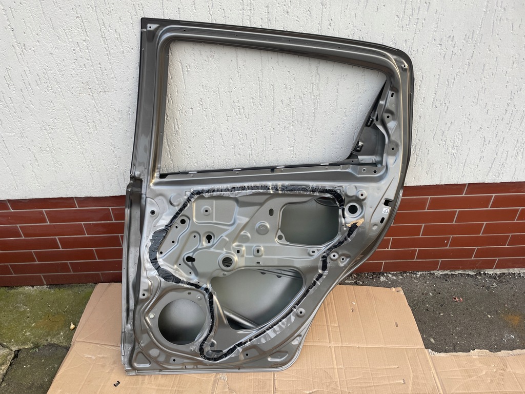 фото №7, Дверь правое задние правый задняя toyota yaris iii