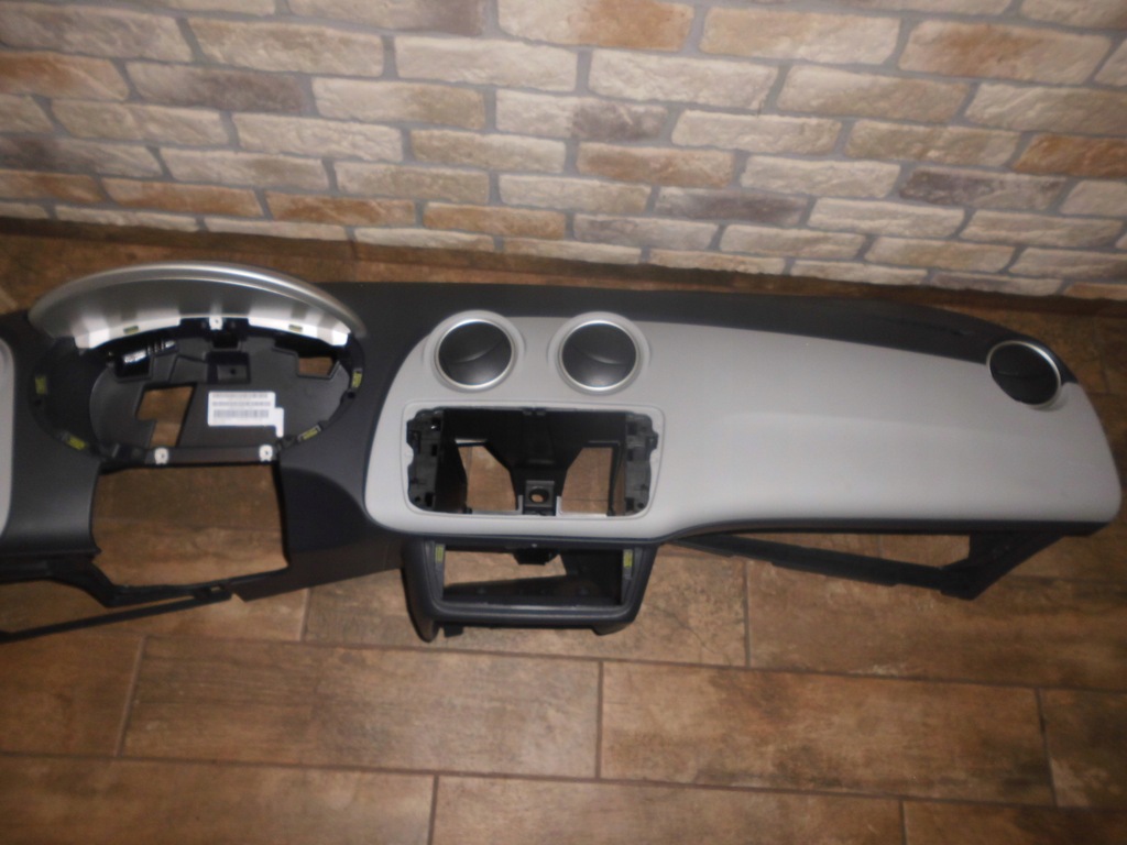 фото №1, Seat ibiza 6j консоль am1