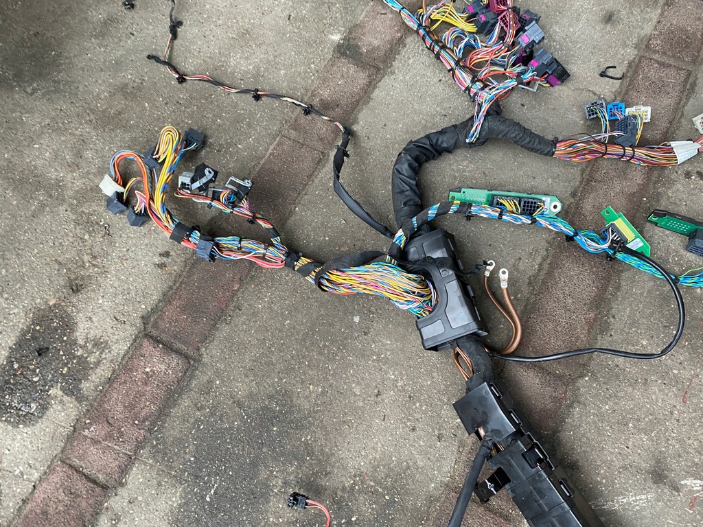 фото №5, Mercedes actros mp4 - електропроводка кабіни джгут кабелі панелі консолі салону