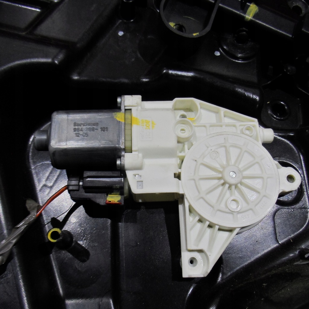 фото №12, Подъемник стекло левый задняя ручка fiat freemont 12r