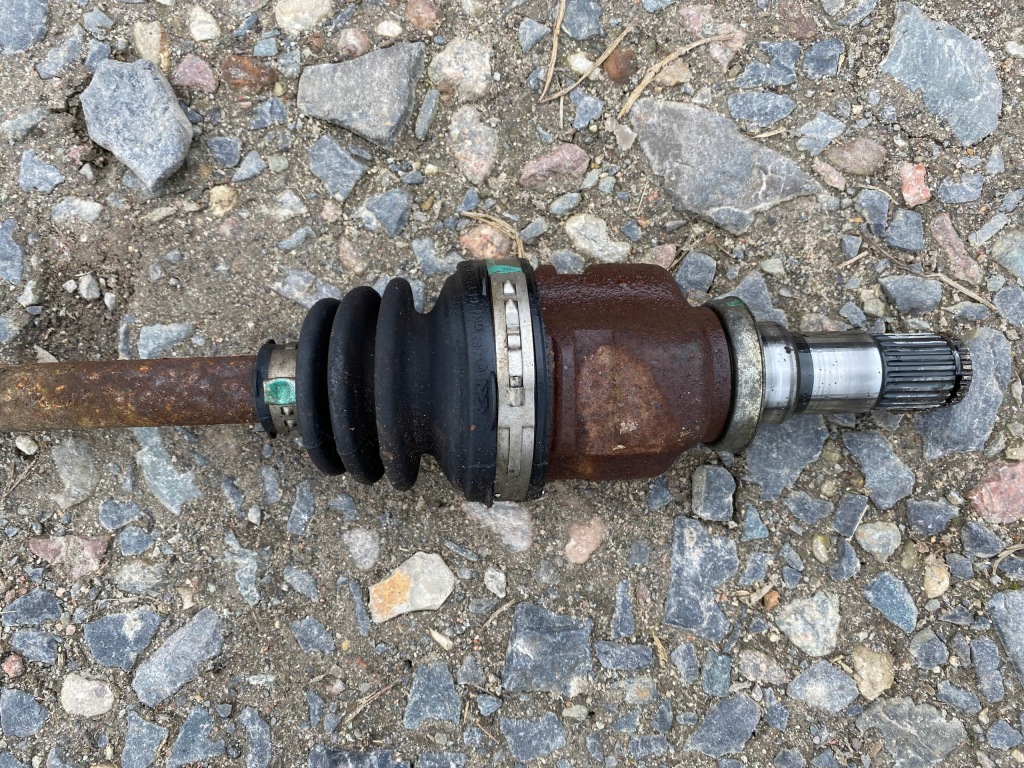 фото №4, Toyota aygo i 1.0 12v приводной вал левая