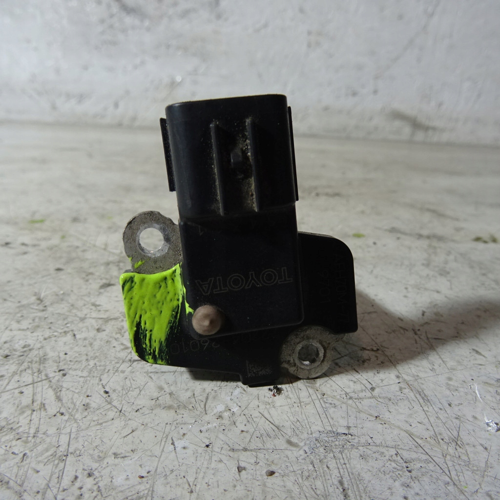 фото №1, Toyota avensis t27 2.0d витратомір 22204-26010