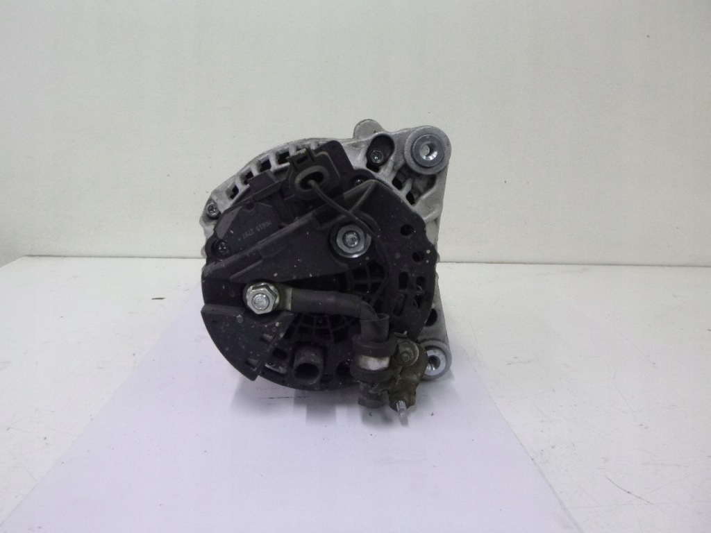 Генератор vw bora 2.3 agz 071903016c передний 2016 в Украине