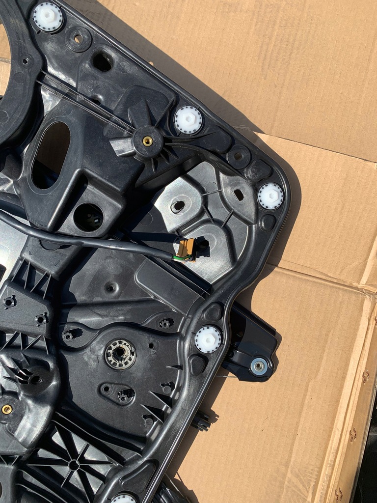 фото №5, Подъемник стекло правый задняя porsche cayenne 7p5 ii