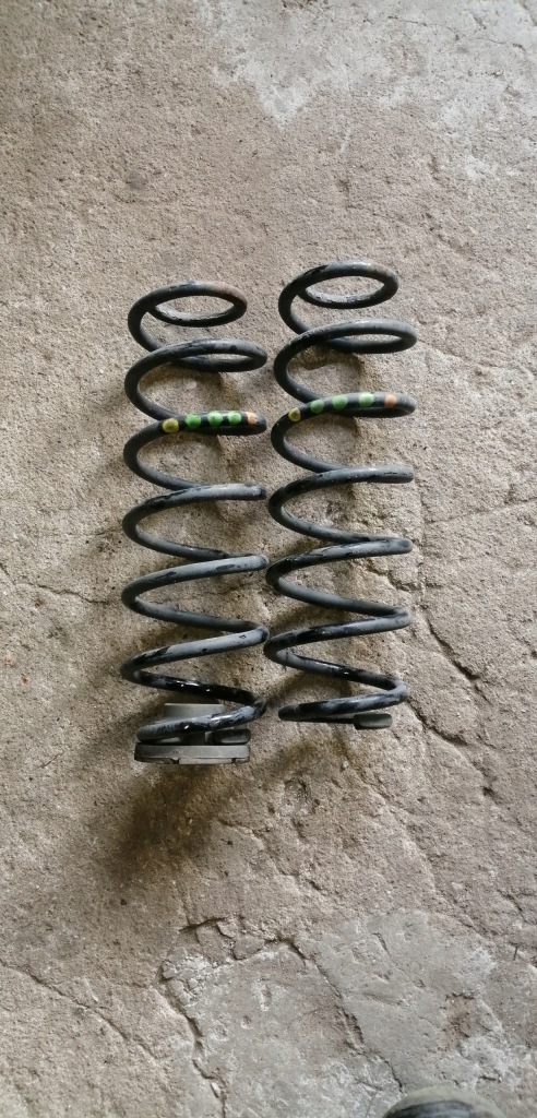 фото №1, Audi a1 8x 10- пружина подвеска задняя