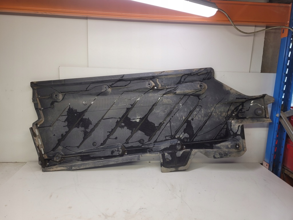 Накладка плита подвеска левая audi a1 vw 6r0825201 1 в Украине