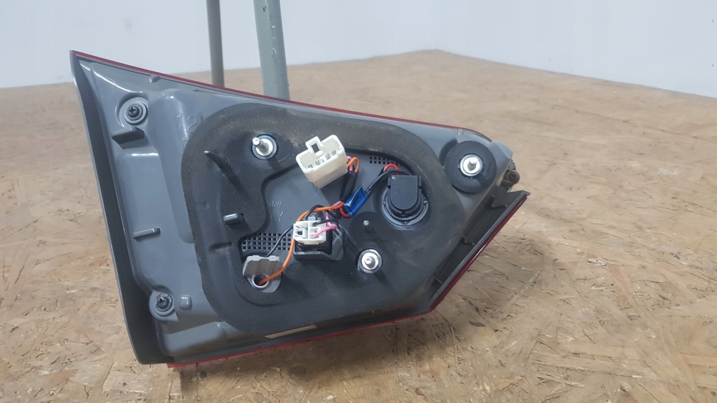 фото №7, Hyundai i-40 lift kombi лампа задняя задняя w крышка