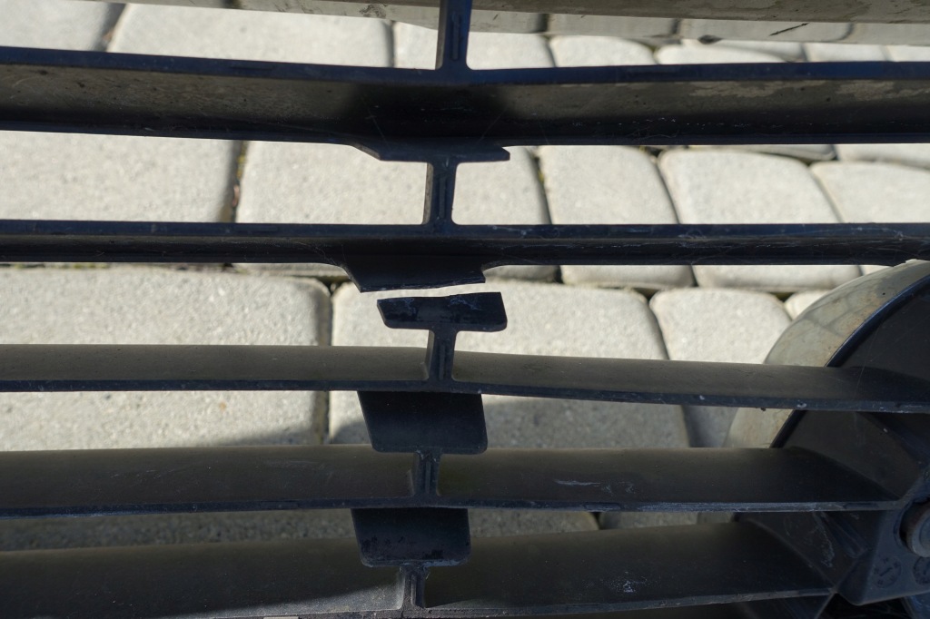 Renault scenic 3 рестайлинг  13-16 год бампер передний решётка  противотуманные фары led tegne Недорого