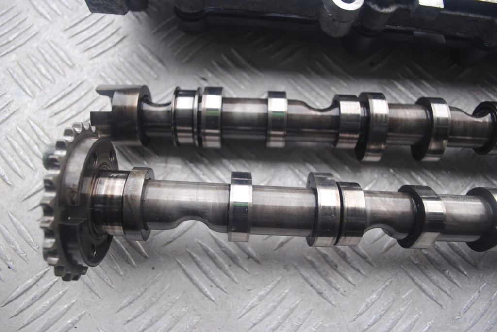 Вал впускной  выпускной валы распределительного вала 2.7 tdi audi a6 c6 с Разборки