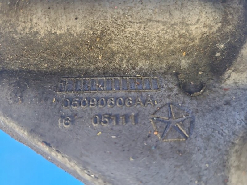 фото №4, Нижня подушка автоматичної коробки передач chrysler 200 10-14 68092895aa
