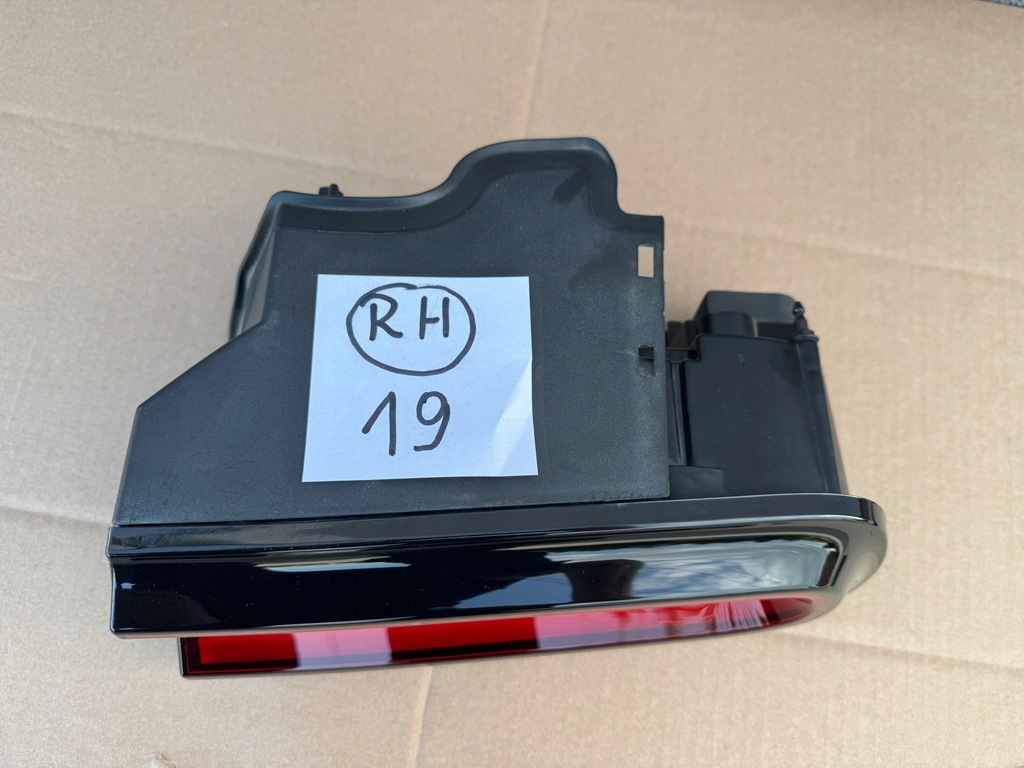 фото №8, Dodge challenger задня права лампа 2015+ idealna