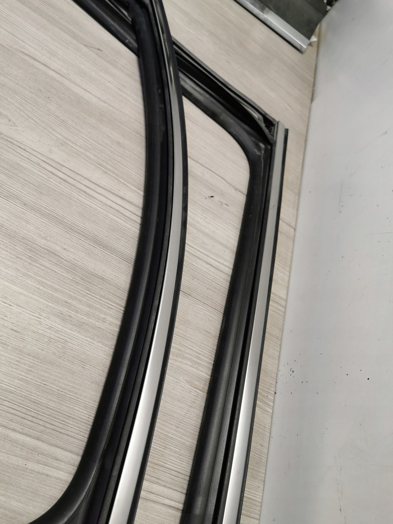 фото №7, Молдинг хром дверь левый задняя hyundai santa fe iv