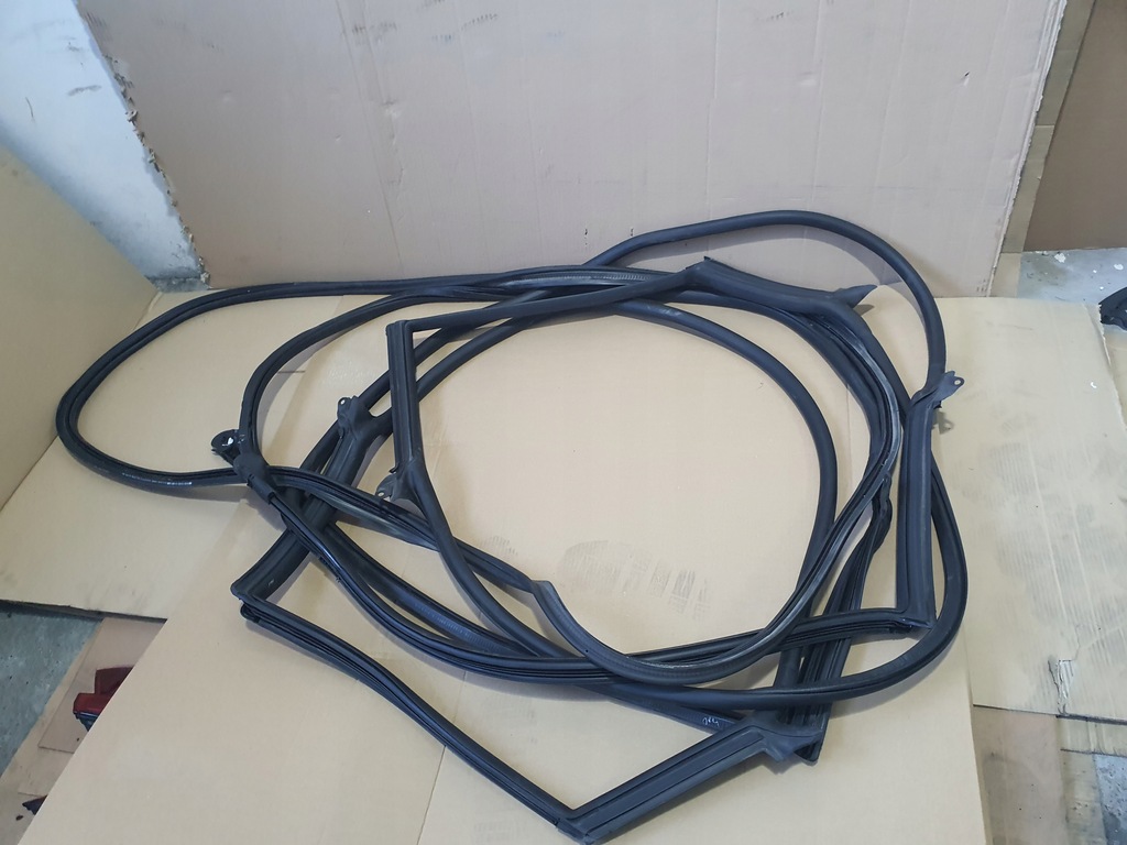 фото №1, Комплект прокладка дверь audi a5 8w sportback