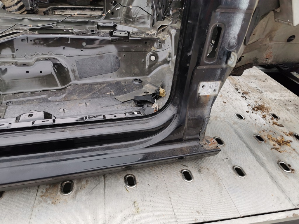 фото №3, Четверть правый перед порог vw golf v kombi чёрный