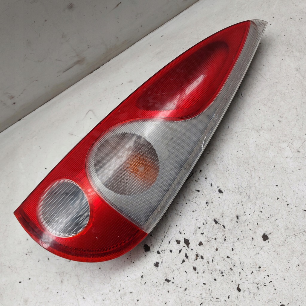 фото №1, Toyota yaris verso лампа правая задняя eu