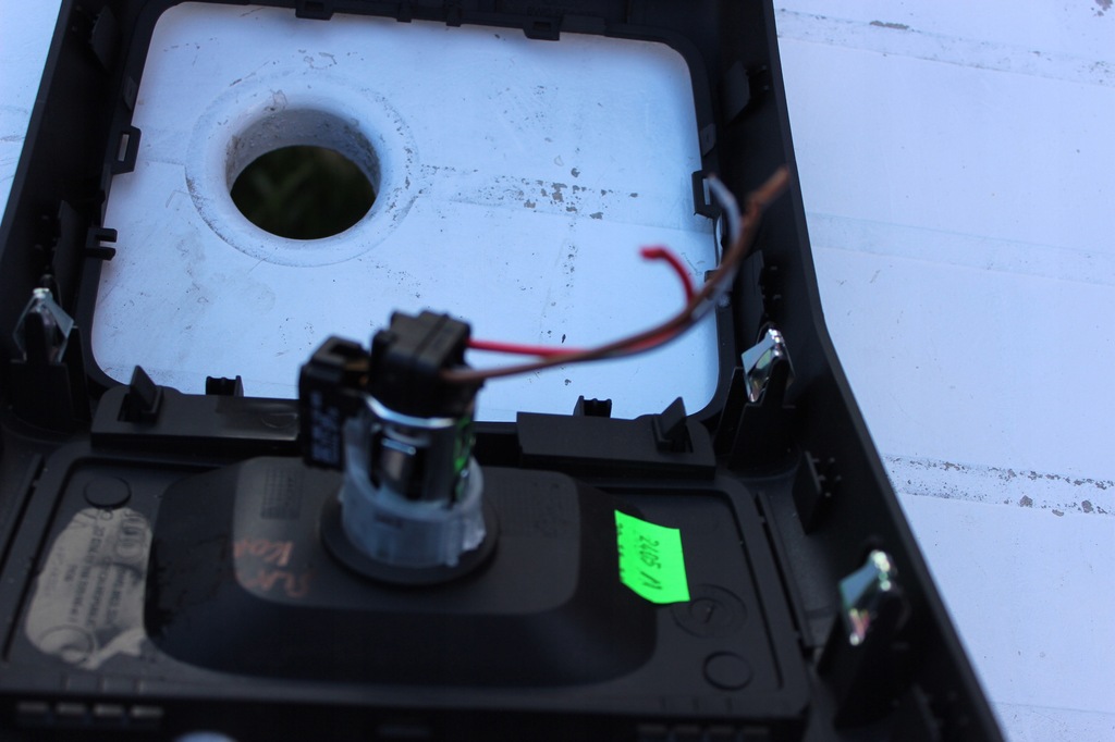 фото №6, Audi a4 b9 2018 r -заглушка тунель ,захист тунель ,роз'єм 12v