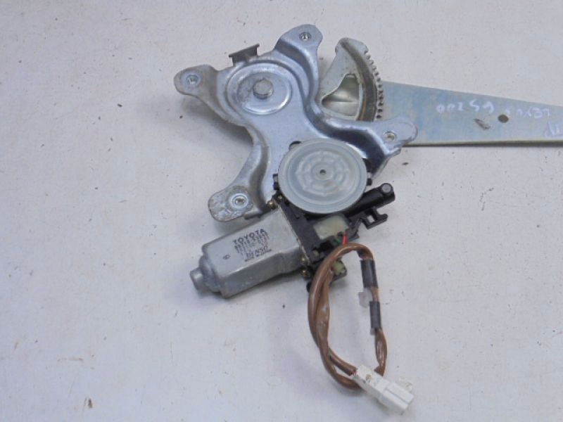 фото №8, Lexus is i механизм стекло задняя правый 85710-53040