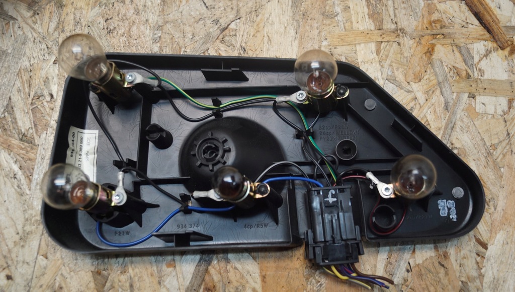 фото №11, Лампа правый задняя bmw z3 8389860