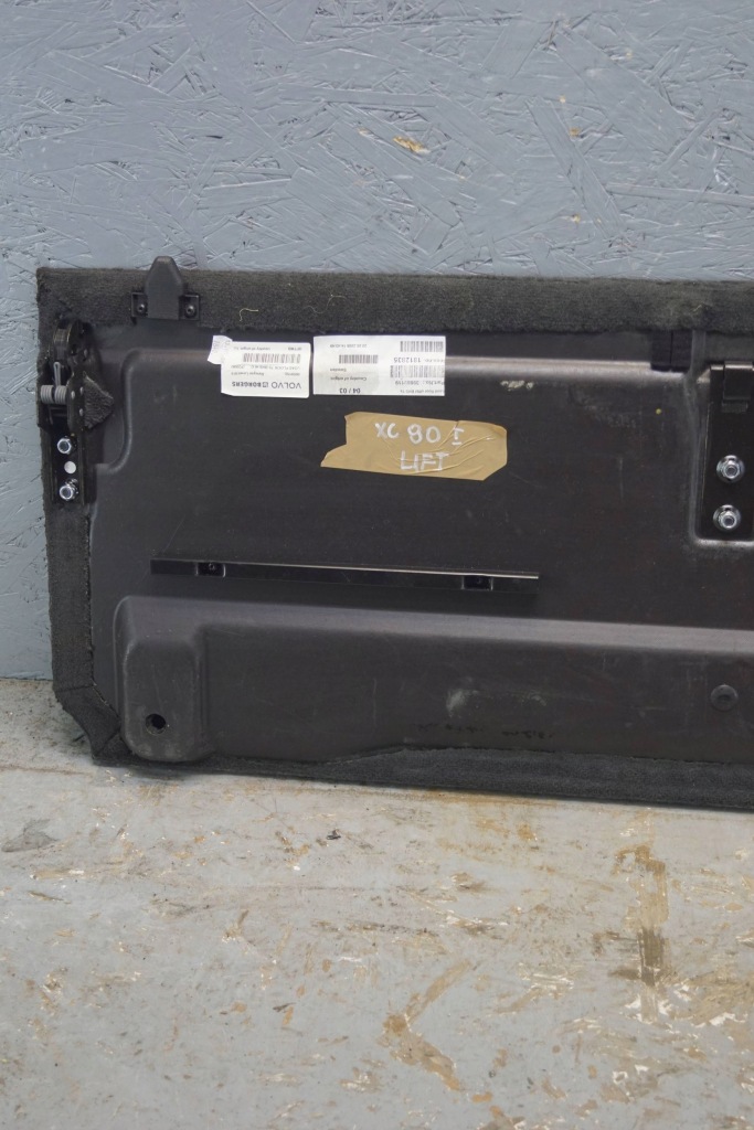 Volvo xc90 рестайлінг  підлога обшивка багажника 39889119 Недорого